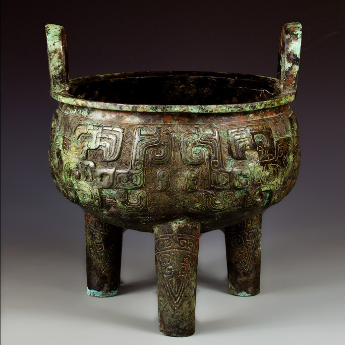 晚商 青铜饕餮纹鬲鼎 H.28.3cm<br/>RMB 8,800,000 胜大庄